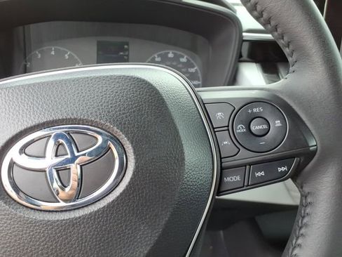 Used 2024 Toyota Corolla SE w/ SE Convenience Package FWD image 9