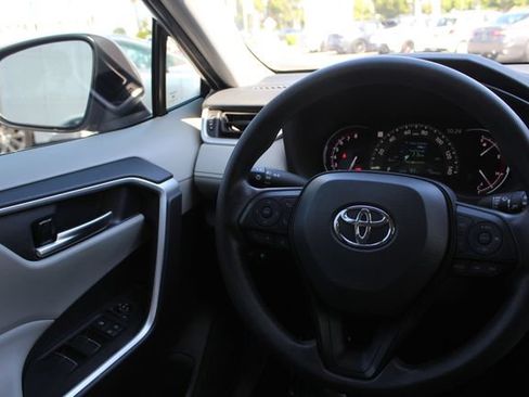 Certified 2025 Toyota RAV4 XLE FWD image 43