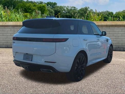 New 2026 Land Rover Range Rover Sport Dynamic SE image 4
