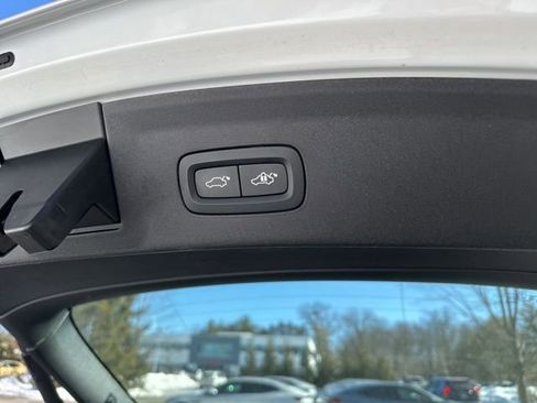 Used 2021 Polestar Polestar 2 image 32