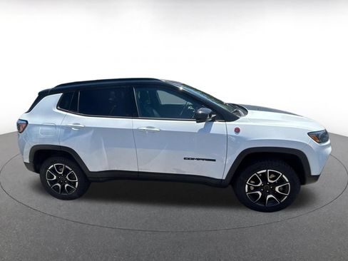 Used 2025 Jeep Compass Trailhawk AWD/4WD image 8