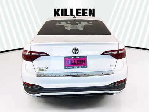 Used 2023 Volkswagen Jetta SE image 6