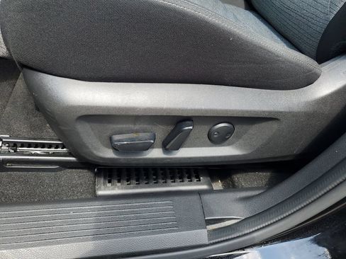 Used 2023 Nissan Rogue SV AWD/4WD image 9