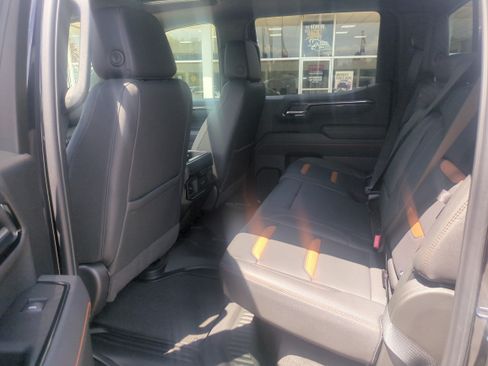 Used 2025 GMC Sierra 1500 AT4 w/ AT4 Premium Package AWD/4WD image 31