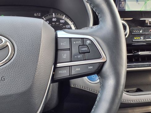 Used 2021 Toyota Highlander Platinum FWD image 22