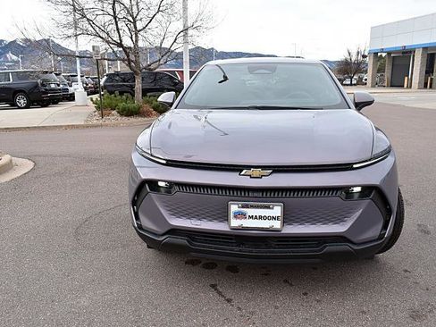 New 2026 Chevrolet Equinox EV LT image 2