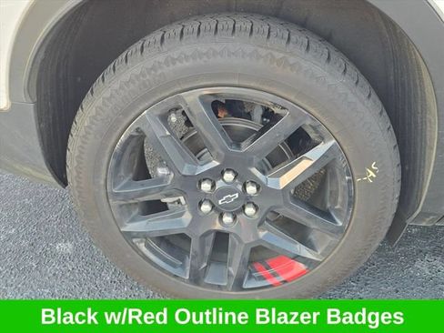 Used 2023 Chevrolet Blazer LT w/ Sound & Technology Package FWD image 22