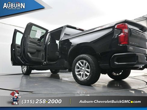 Used 2023 Chevrolet Silverado 1500 RST AWD/4WD image 38