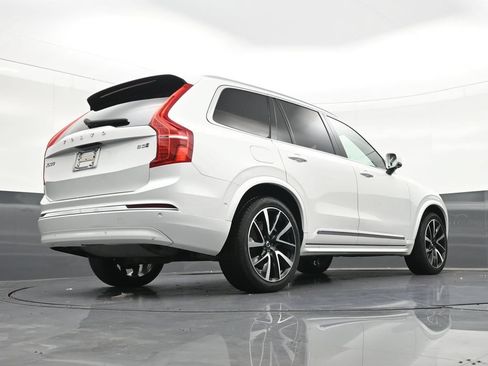 Used 2023 Volvo XC90 B5 Plus AWD/4WD image 31