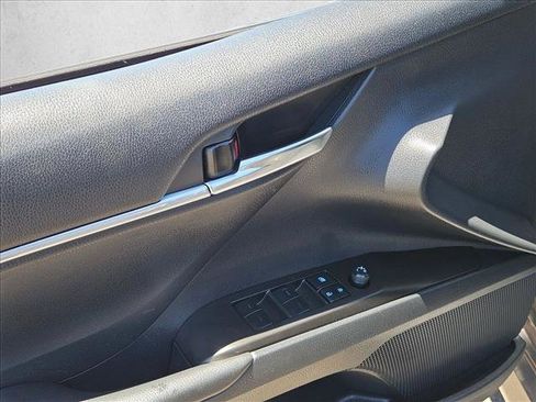Used 2022 Toyota Camry LE FWD image 10