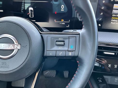 Certified 2025 Nissan Kicks SR image 24