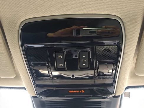 Used 2023 Land Rover Range Rover SE AWD/4WD image 25