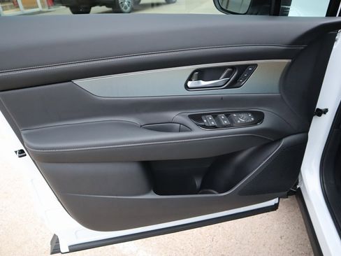 New 2025 Nissan Murano SL image 13