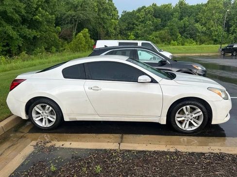 Used 2010 Nissan Altima 2.5 S w/ Convenience Pkg FWD image 6