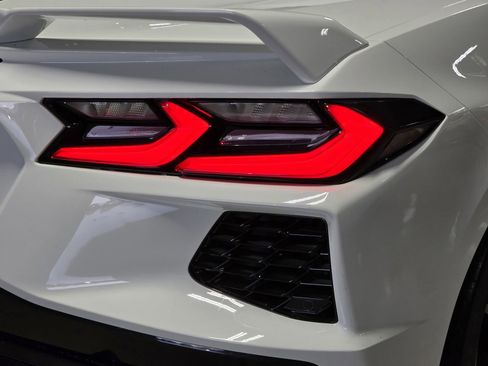 Used 2024 Chevrolet Corvette Stingray Preferred Cpe w/ Z51 Performance Package image 17