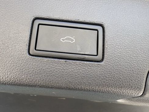 Used 2023 Volkswagen Atlas Cross Sport SE w/ Panoramic Sunroof Package FWD image 28