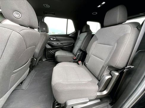 Used 2023 Chevrolet Traverse LT FWD image 15