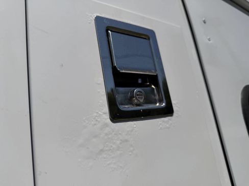 Used 2011 Chevrolet Express 3500 RWD image 55