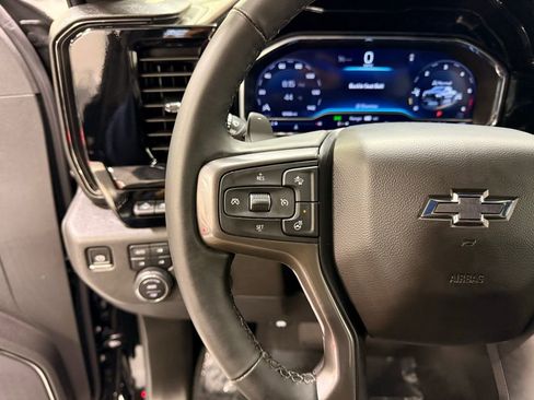 Used 2025 Chevrolet Silverado 1500 ZR2 w/ Technology Package image 13
