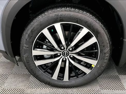 New 2025 Nissan Pathfinder Platinum w/ Lighting Package (N93) AWD/4WD image 12