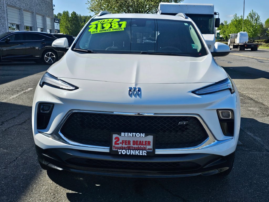 Used 2024 Buick Encore GX Sport Touring AWD/4WD image 2