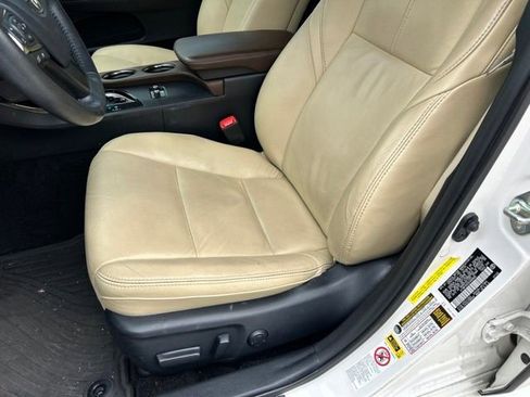 Used 2014 Toyota Avalon XLE FWD image 9