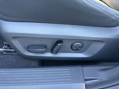 Used 2021 Nissan Rogue SV image 11