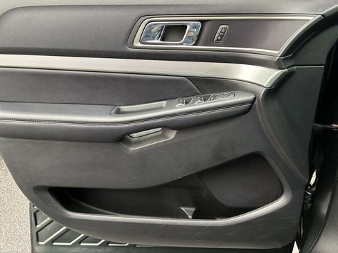 Used 2016 Ford Explorer XLT w/ Equipment Group 202A image 15