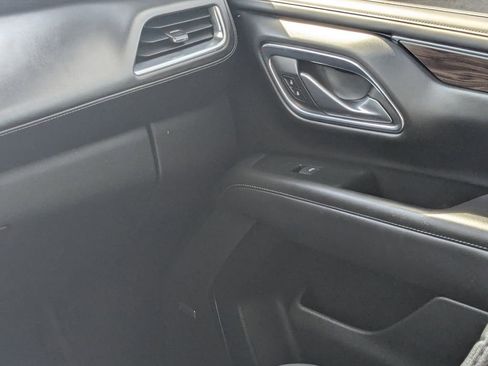 Used 2022 Chevrolet Tahoe LT w/ Luxury Package image 13