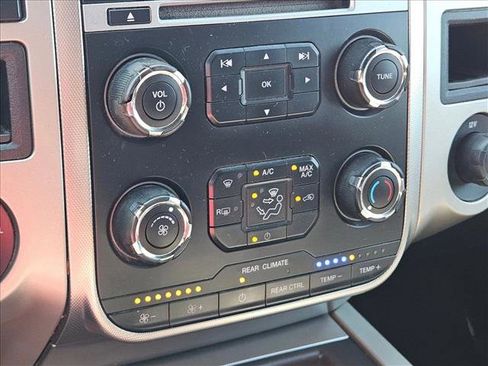 Used 2015 Ford Expedition XLT image 15