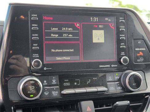 Used 2021 Toyota Highlander LE image 14