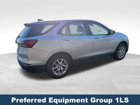 Used 2022 Chevrolet Equinox LS image 6