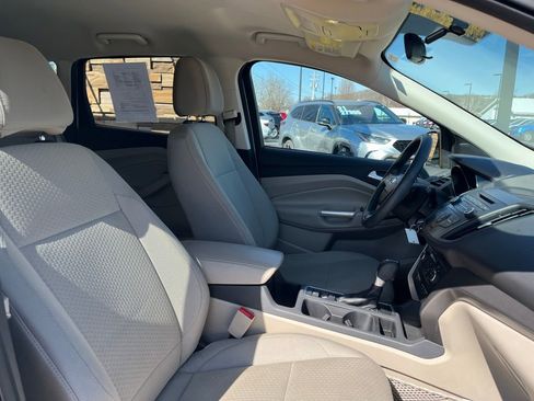 Used 2017 Ford Escape SE image 29