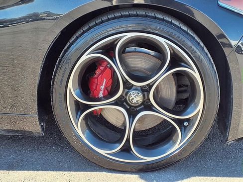 Used 2023 Alfa Romeo Giulia Veloce image 9