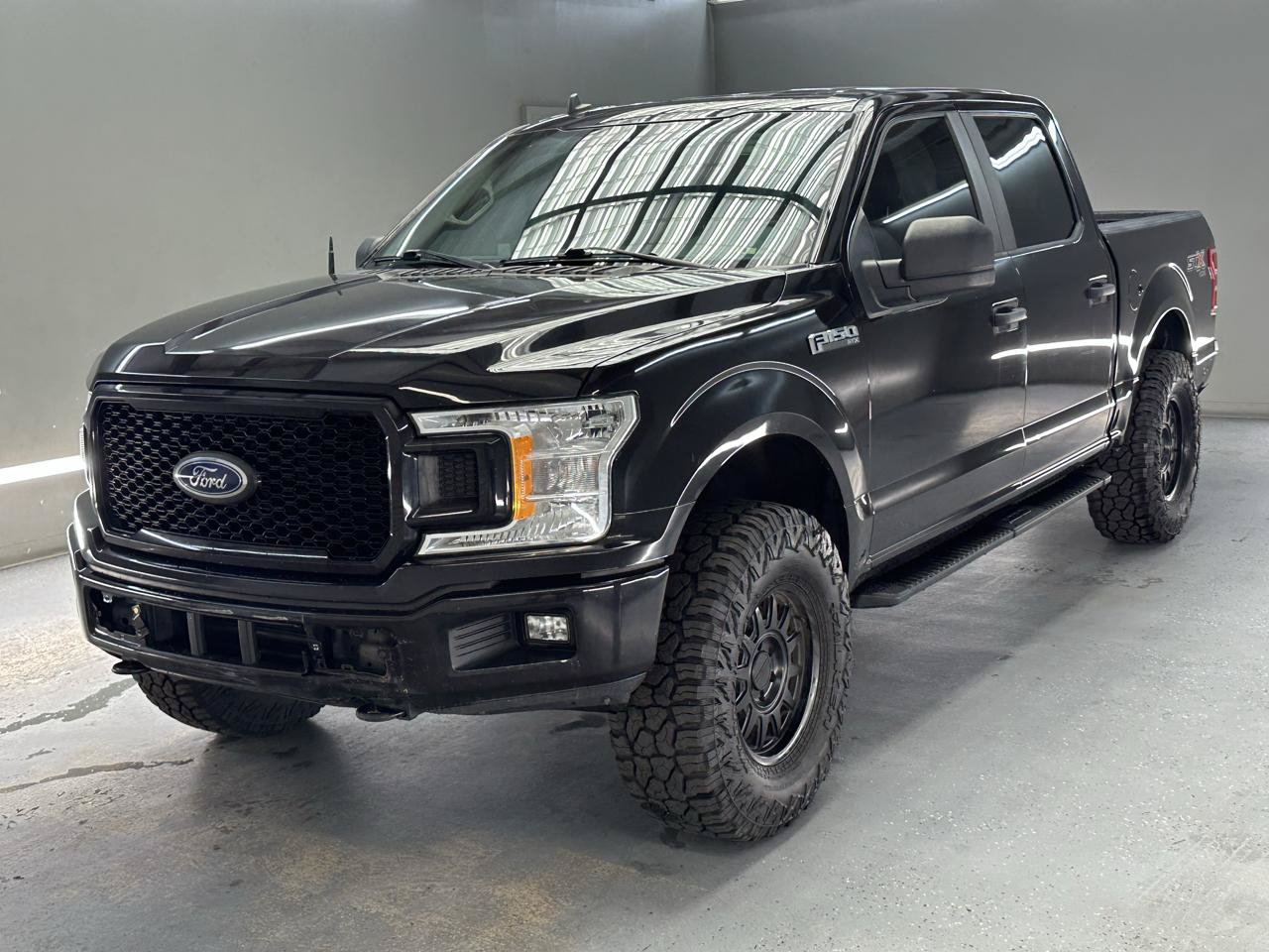 Used 2020 Ford F150 XL w/ Equipment Group 101A Mid AWD/4WD image 3