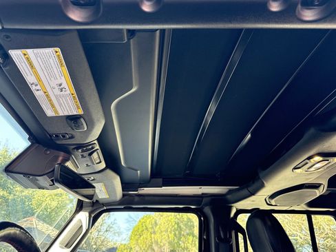 Used 2019 Jeep Wrangler Unlimited Rubicon image 24