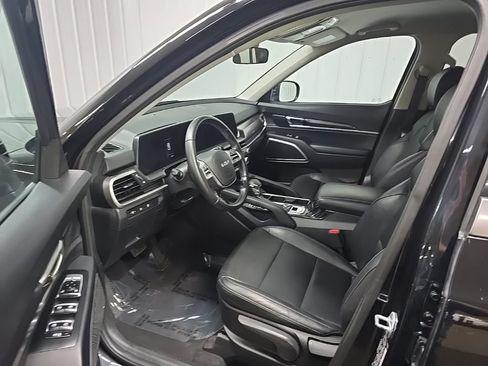 Used 2023 Kia Telluride LX AWD/4WD image 30