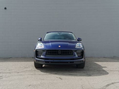 Certified 2026 Porsche Macan AWD/4WD image 10
