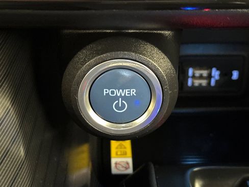 Used 2021 Toyota Venza XLE AWD/4WD image 24