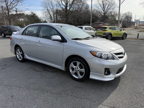 Used 2013 Toyota Corolla S Special Edition image 4