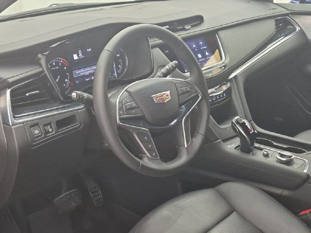 Used 2024 Cadillac XT5 Premium Luxury w/ LPO, Floor Liner Package AWD/4WD image 9