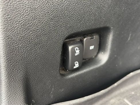 Used 2018 Ford Edge Titanium w/ Equipment Group 301A image 22