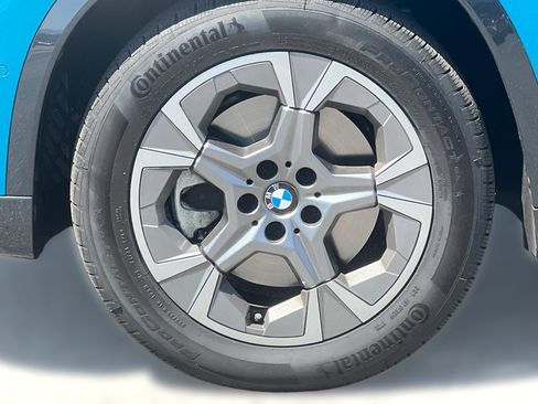 Used 2025 BMW X1 xDrive28i w/ Convenience Package AWD/4WD image 11