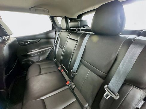 Used 2022 Nissan Rogue Sport SL w/ Premium Package image 25