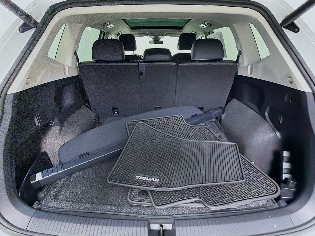Used 2024 Volkswagen Tiguan SE w/ Panoramic Sunroof Package AWD/4WD image 26