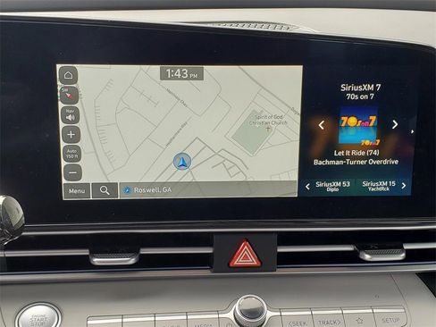 Used 2025 Hyundai Elantra Limited image 6