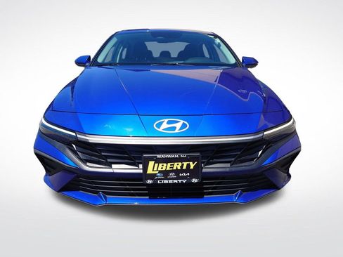 Certified 2024 Hyundai Elantra SEL FWD image 9