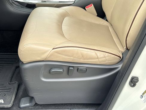 Used 2020 Nissan Armada Platinum w/ Captain's Chairs Package image 23