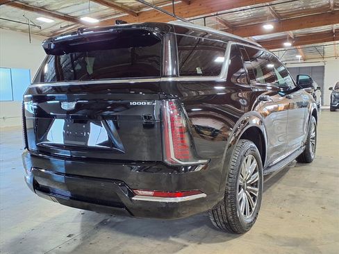 Used 2026 Cadillac Escalade IQL Luxury image 7