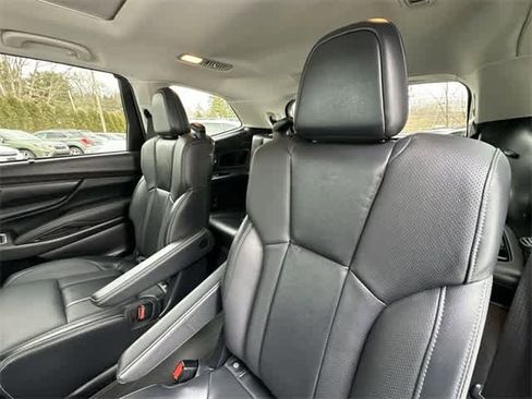 Certified 2024 Subaru Ascent Limited w/ Technology Package image 18